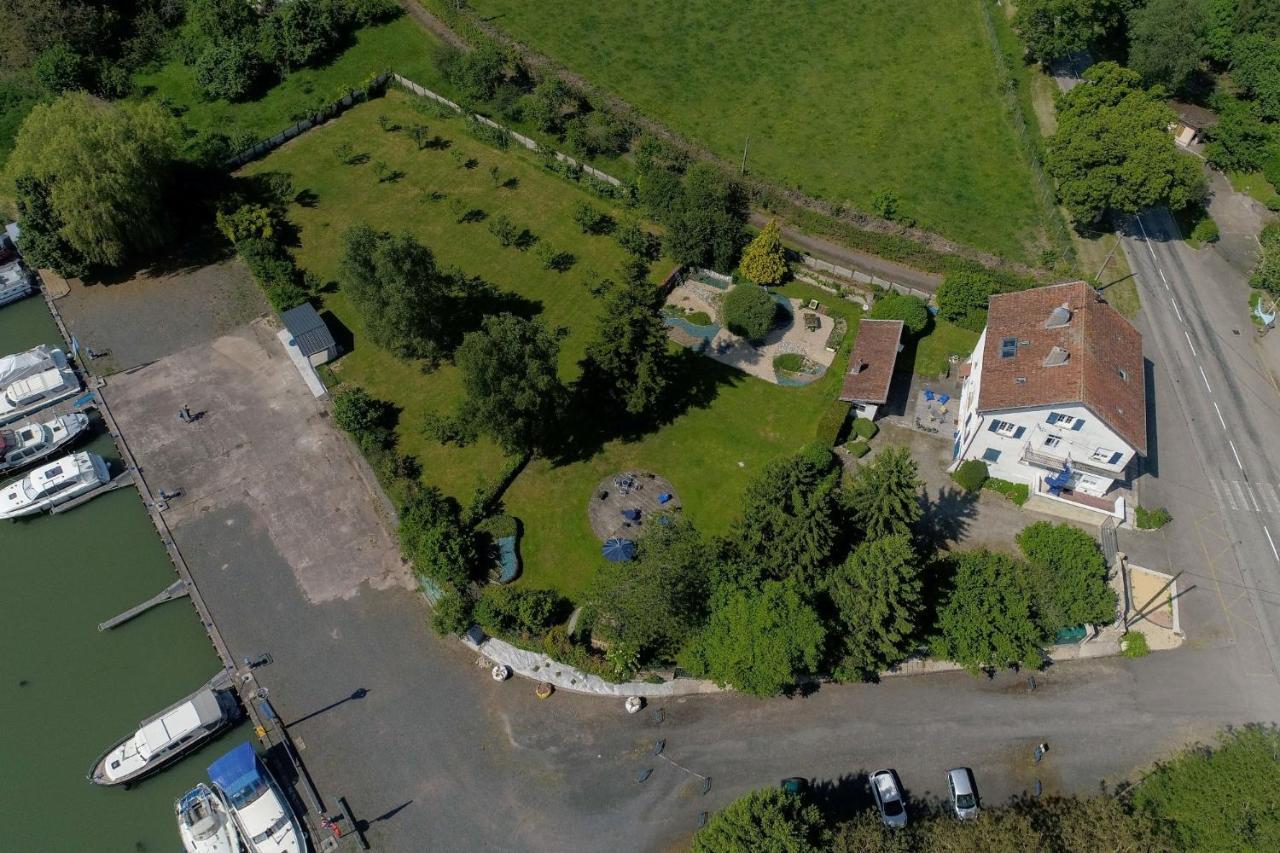 Domaine Du Port Sainte Marie Villa Maizieres-les-Vic Exterior photo